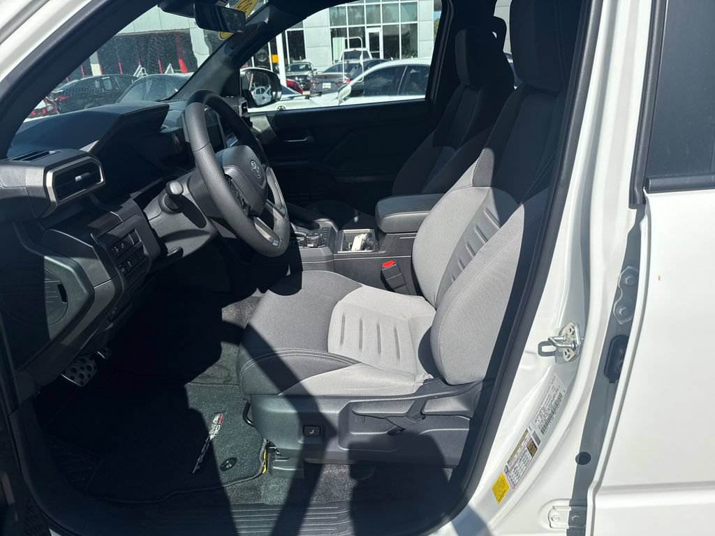 Used 2025 Toyota Tacoma TRD Sport AWD/4WD image 15