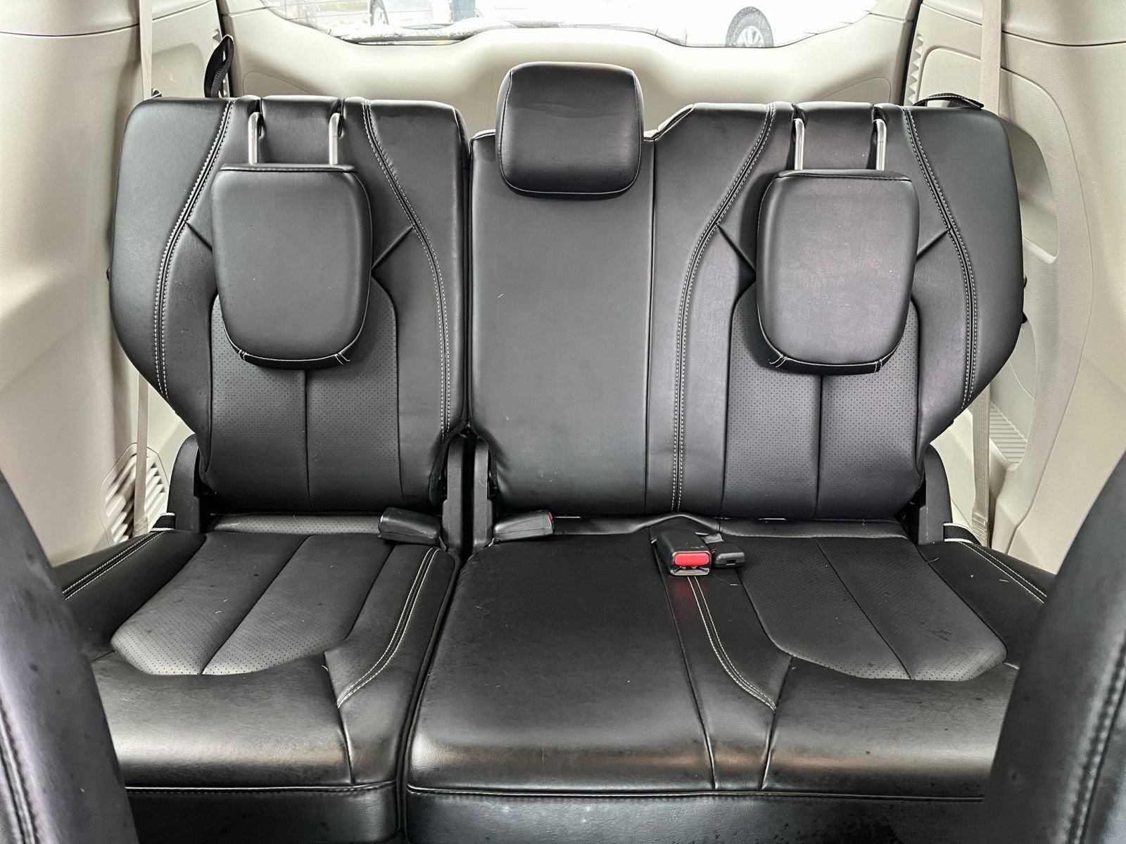 Used 2024 Chrysler Pacifica Touring-L image 27