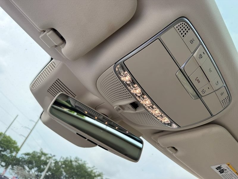 Used 2020 Mercedes-Benz S 560 Sedan image 21