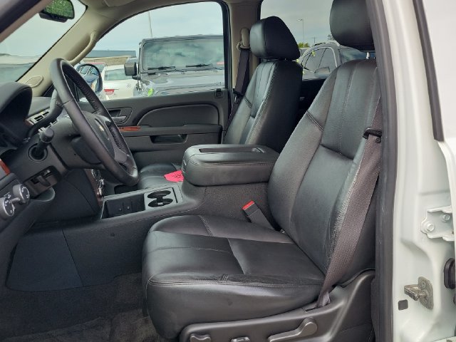 Used 2012 Chevrolet Avalanche LT w/ All-Star Edition AWD/4WD image 5