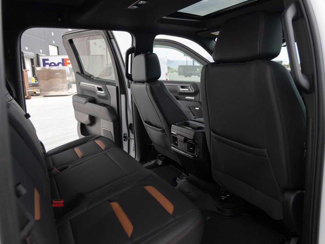 Used 2025 GMC Sierra 1500 AT4 w/ Technology Package AWD/4WD image 26