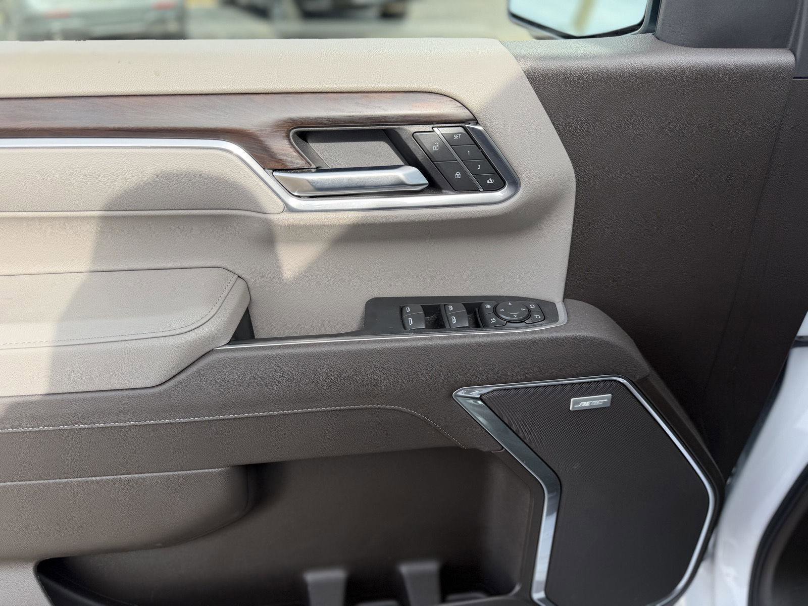 Used 2025 GMC Sierra 1500 SLT image 11