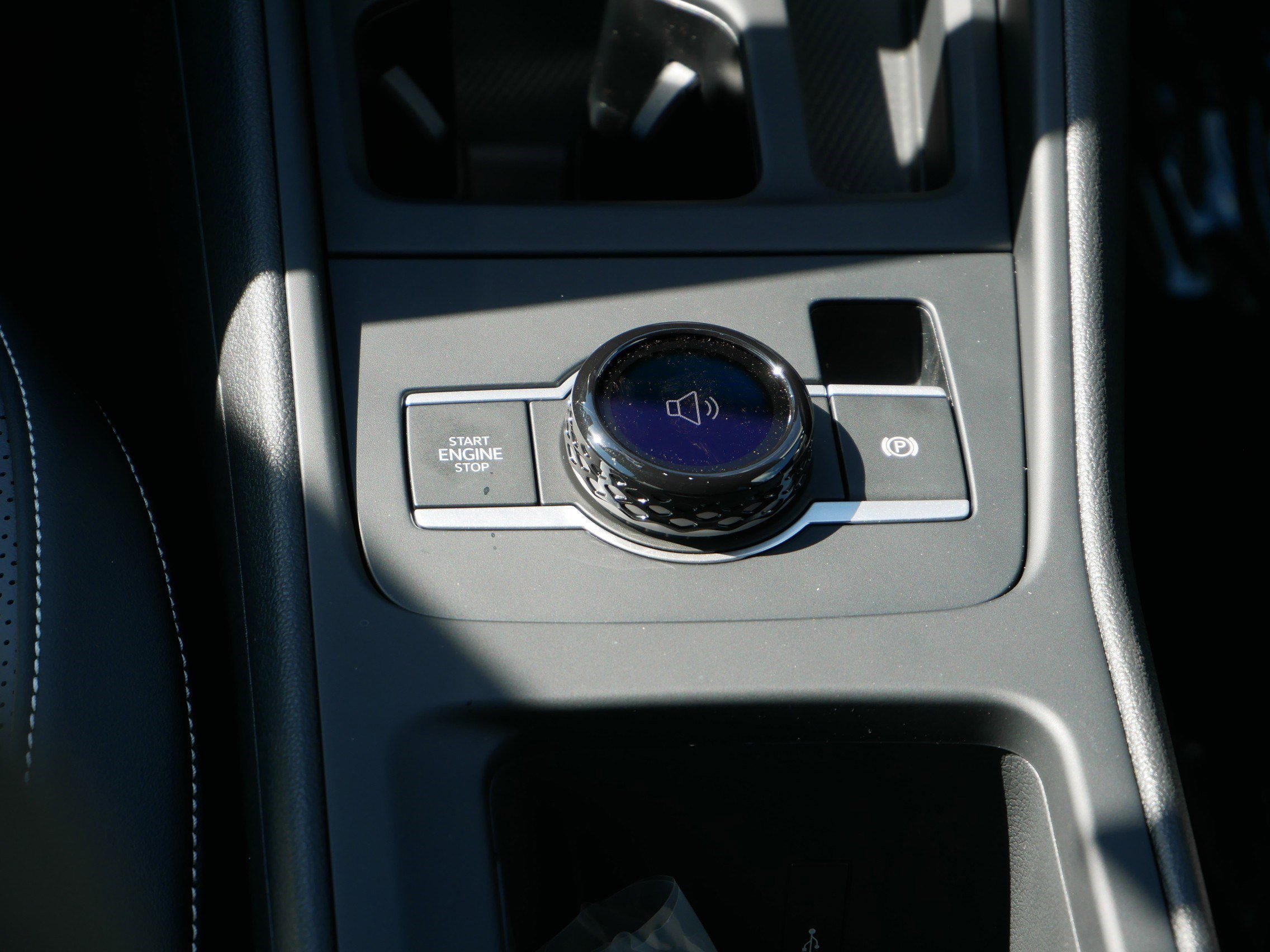 New 2025 Volkswagen Tiguan SE image 10