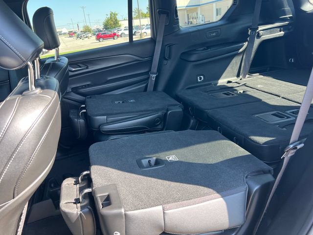 Used 2024 Jeep Grand Cherokee L Altitude AWD/4WD image 41