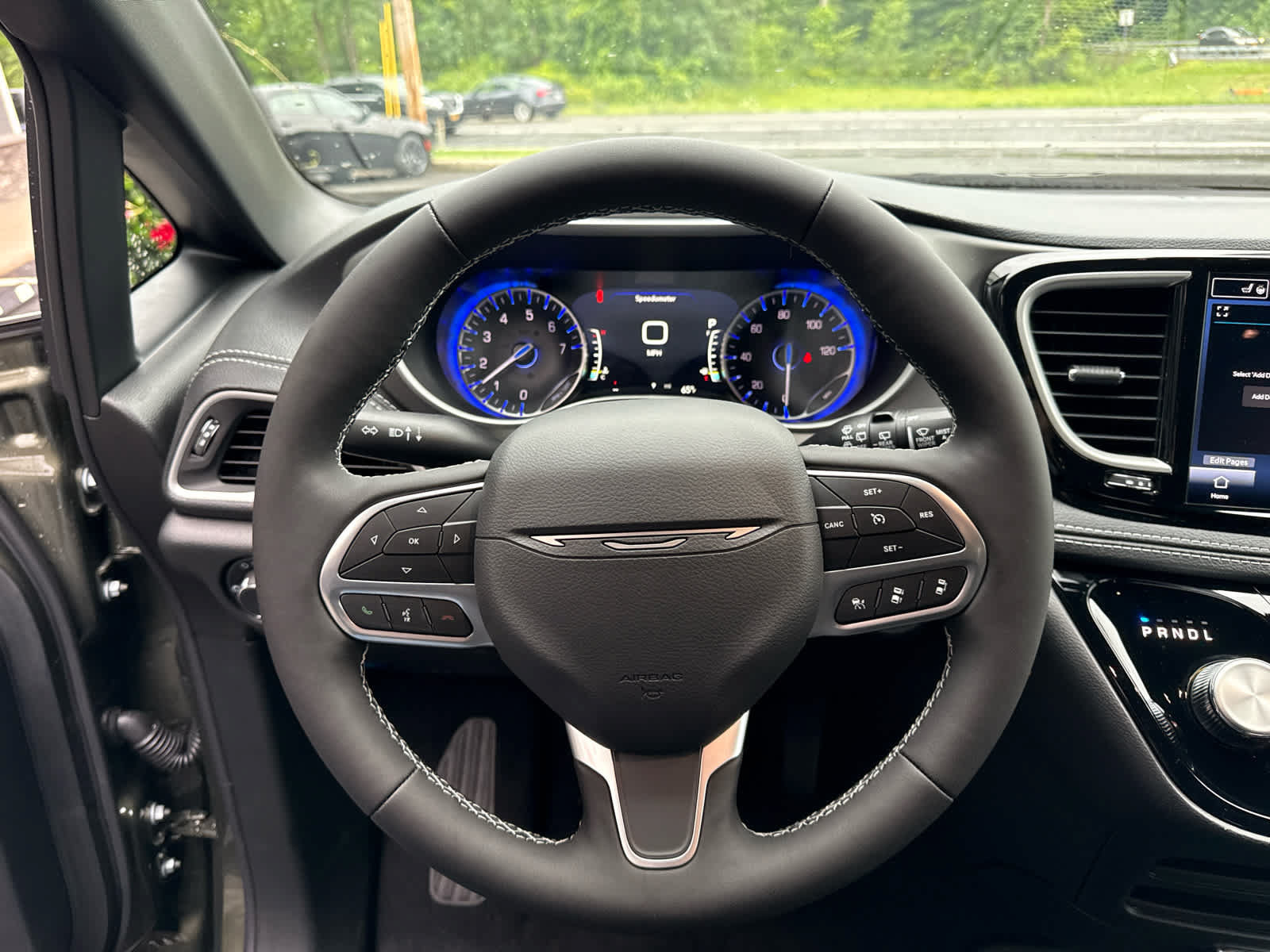 New 2027 Chrysler Pacifica Select AWD/4WD image 25