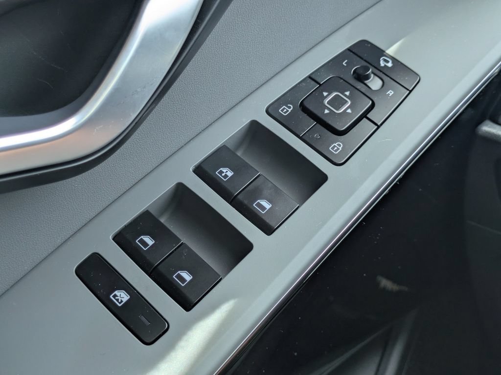 Used 2025 Kia Niro EX Touring FWD image 25