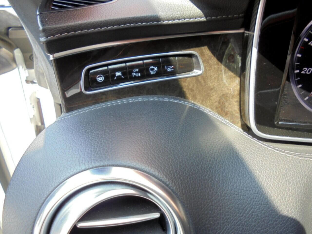 Used 2015 Mercedes-Benz S 550 4MATIC Coupe image 17