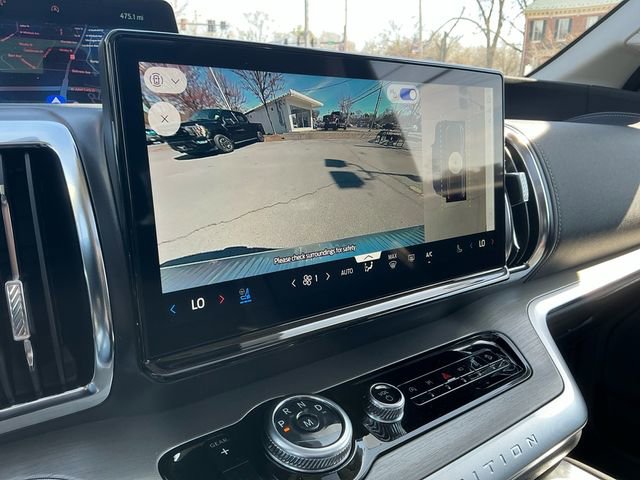 Used 2025 Ford Expedition Platinum image 22