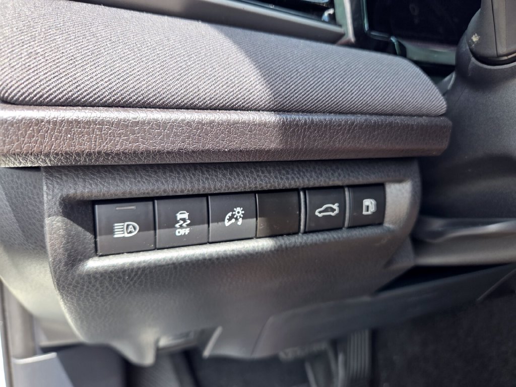 Used 2025 Toyota Camry LE FWD image 25