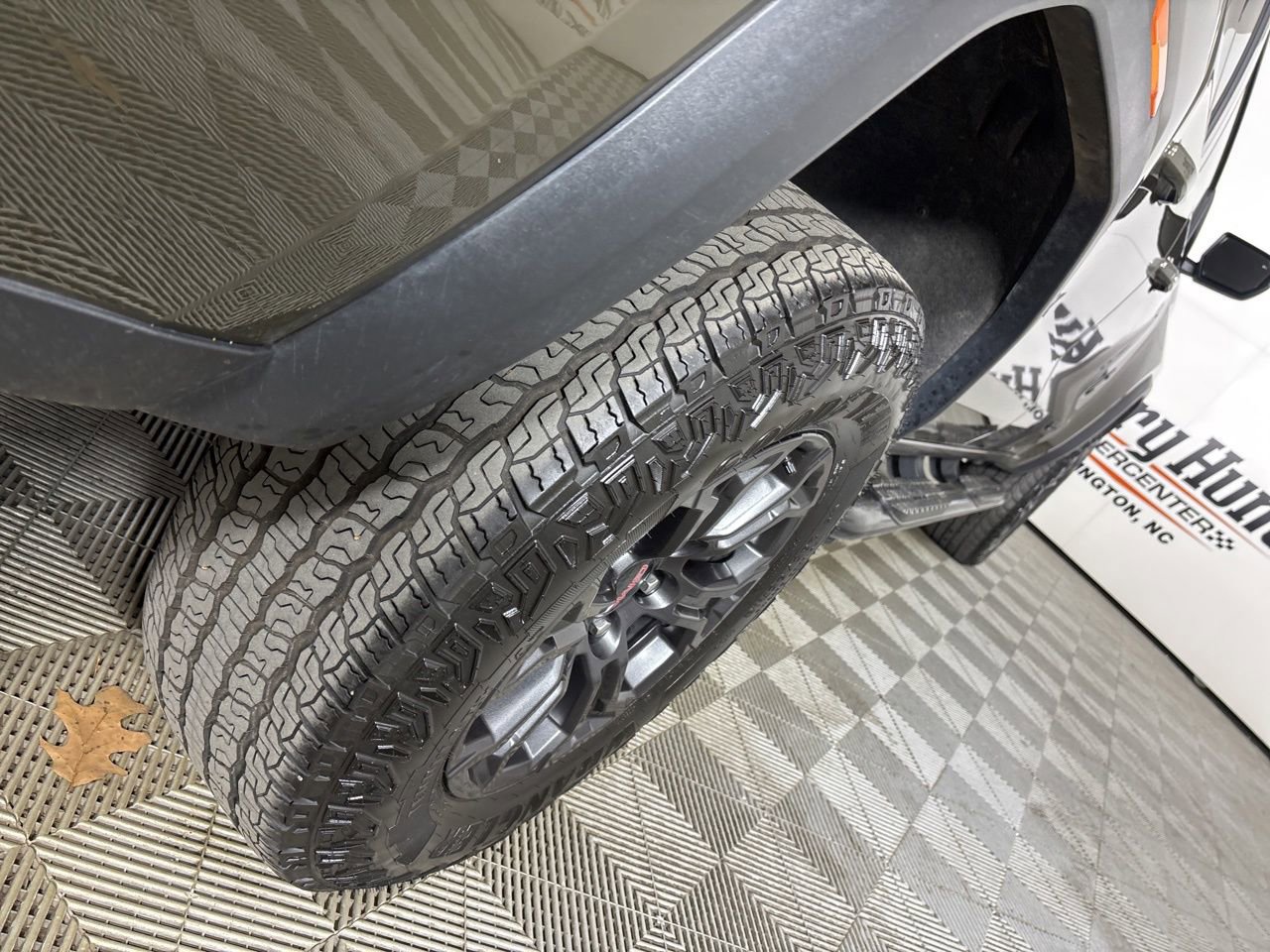 Used 2025 GMC Canyon Elevation image 31