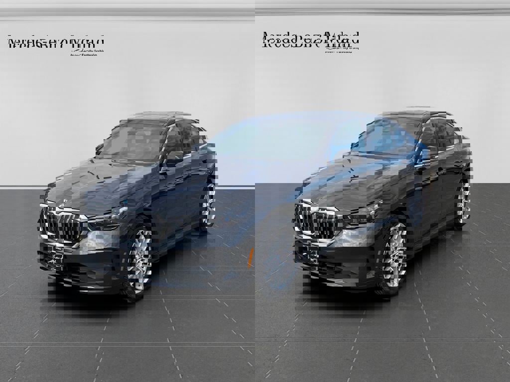 Used 2024 BMW 530i 530i Premium w/ Premium Package image 3