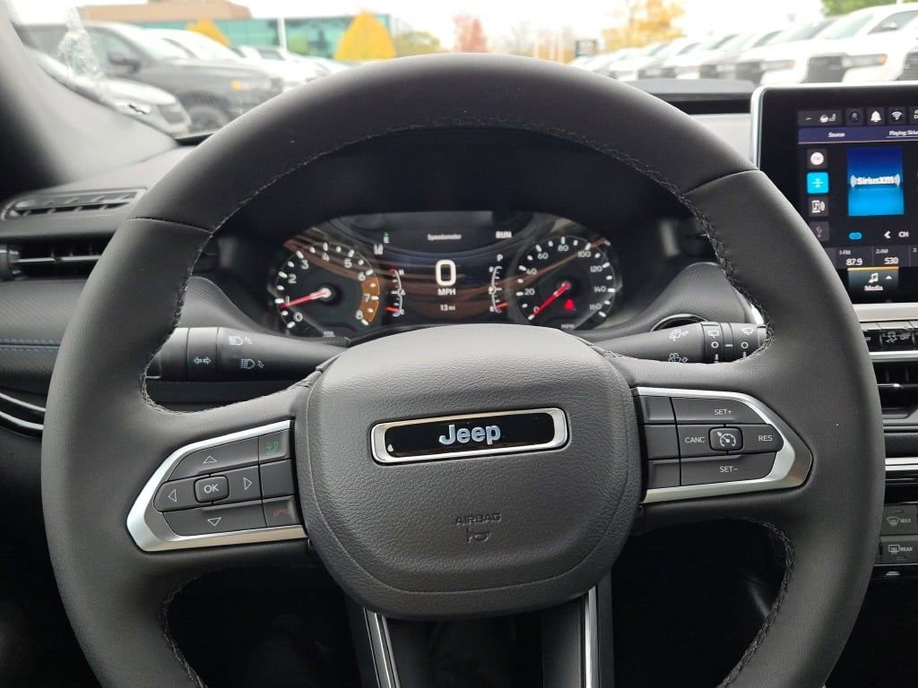 New 2026 Jeep Compass Latitude image 32