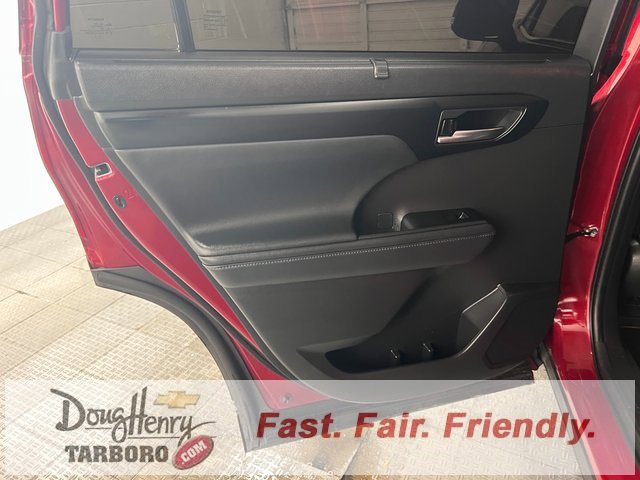 Used 2022 Toyota Highlander XLE image 32