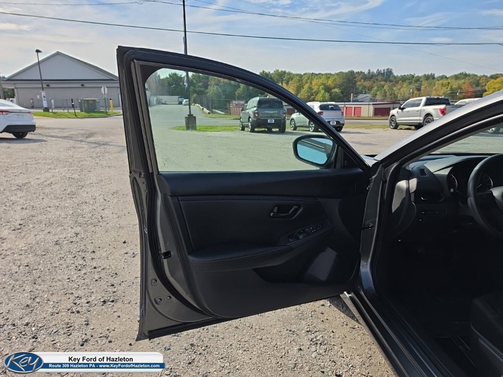 Used 2025 Nissan Sentra S FWD image 27