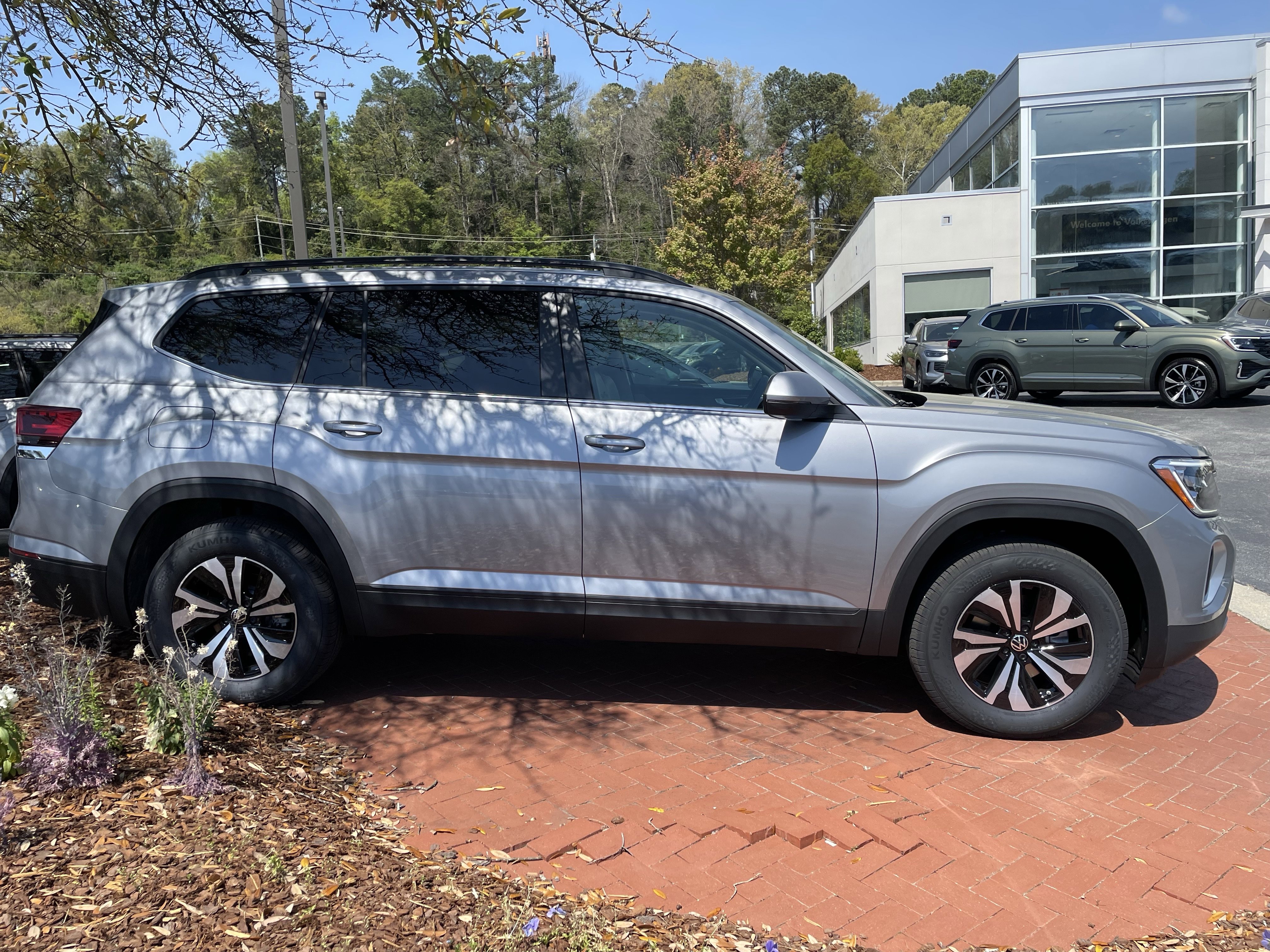 New 2026 Volkswagen Atlas SE image 4