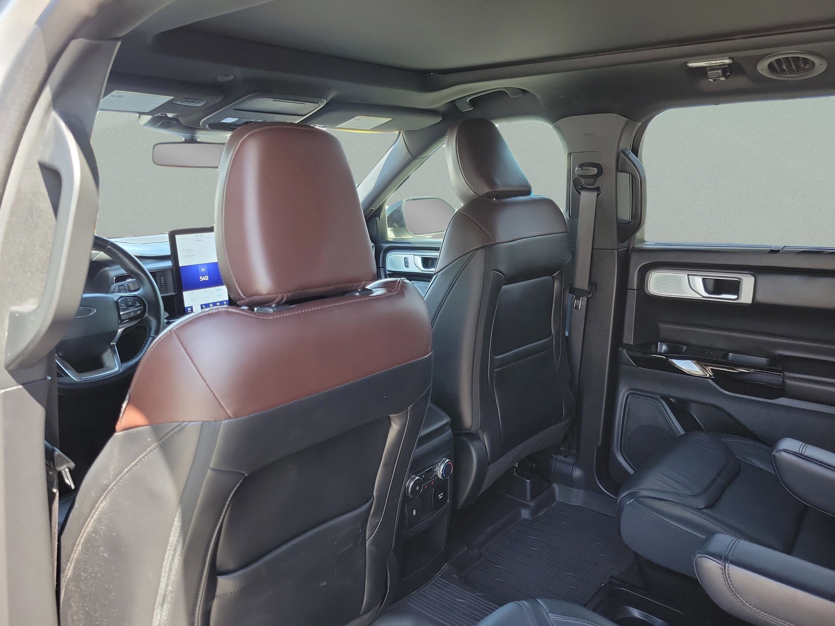 Used 2021 Ford Explorer Platinum w/ Equipment Group 601A image 23