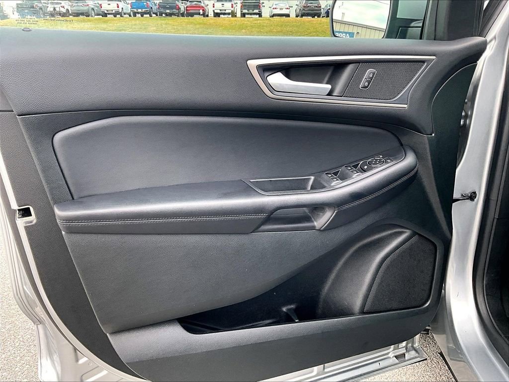 Used 2022 Ford Edge SEL w/ Convenience Package image 9