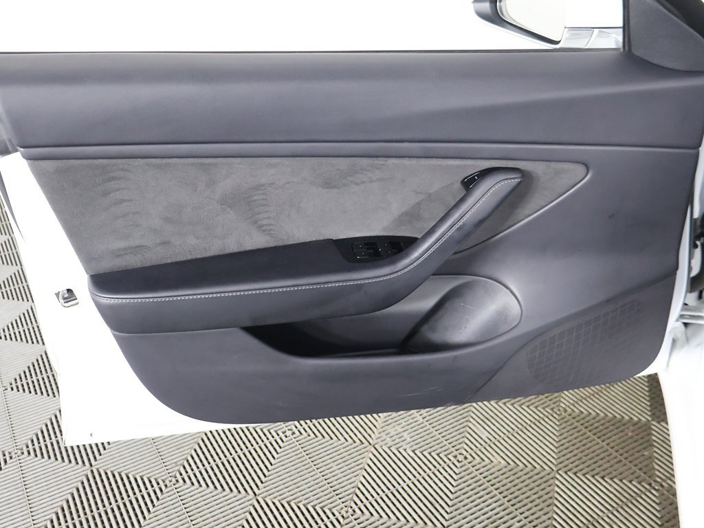 Used 2020 Tesla Model 3 Performance image 22
