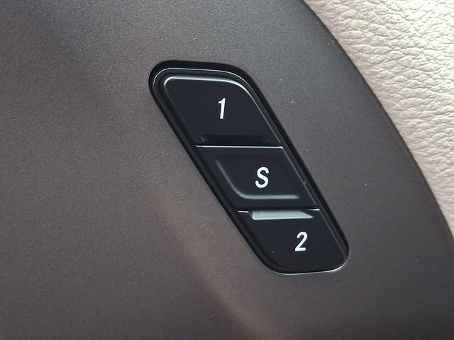 Used 2024 Chrysler Pacifica Touring-L FWD image 27