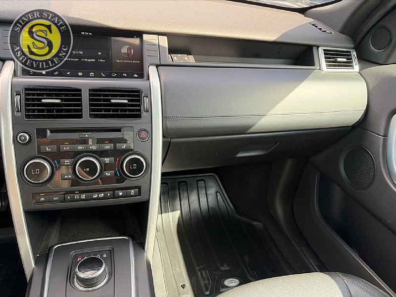 Used 2017 Land Rover Discovery Sport HSE Luxury AWD/4WD image 26