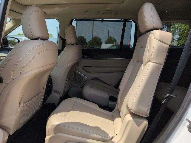 Used 2021 Jeep Grand Cherokee L Limited w/ Luxury Tech Group II image 14