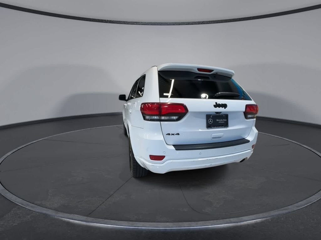 Used 2019 Jeep Grand Cherokee Altitude AWD/4WD image 12