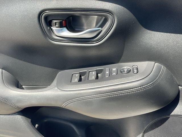 Used 2025 Honda HR-V LX image 22