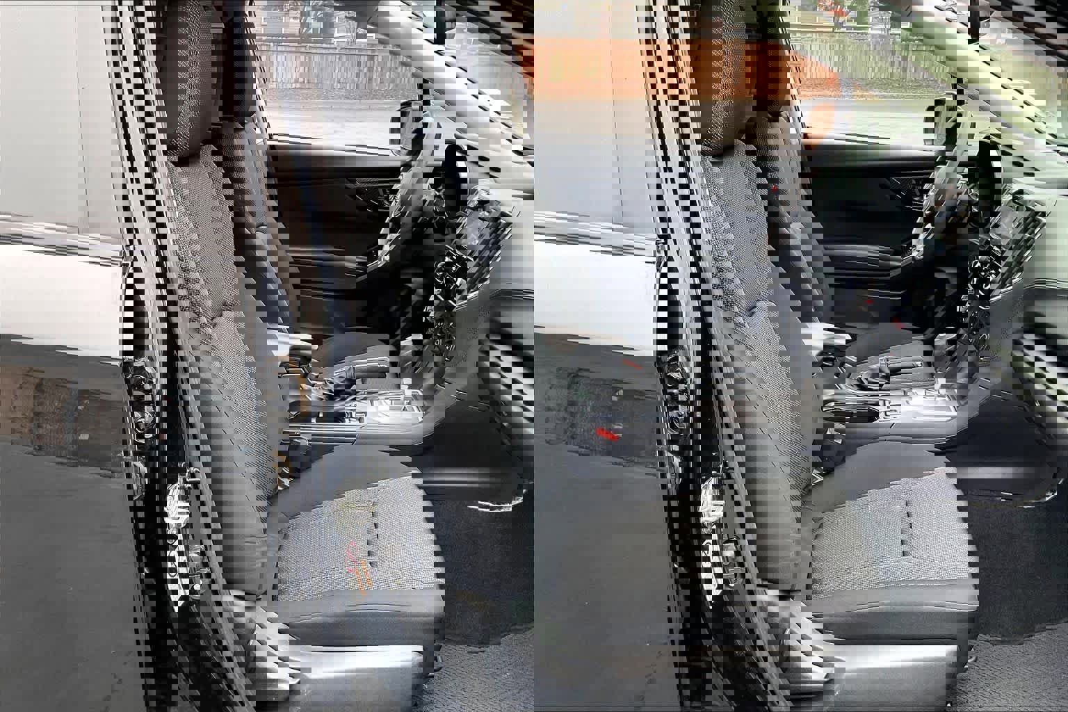 Used 2017 Subaru Impreza 2.0i Premium image 10