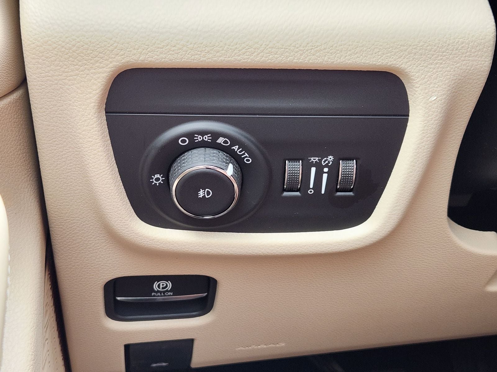 New 2026 Jeep Grand Cherokee Limited RWD image 29