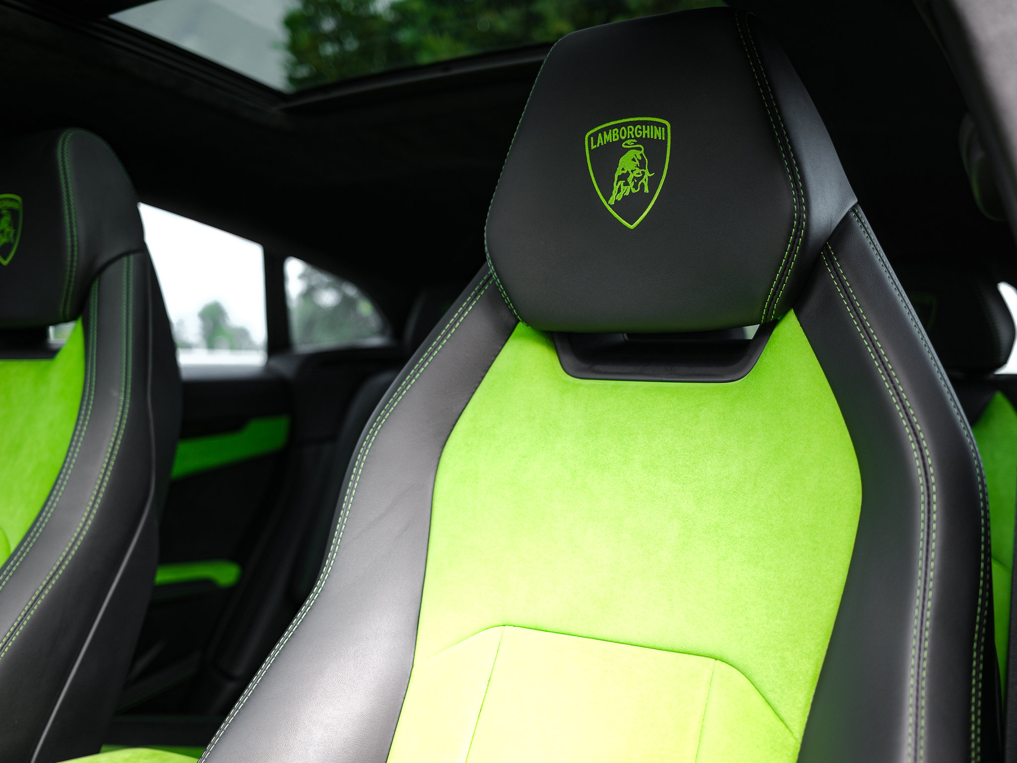 Used 2022 Lamborghini Urus AWD/4WD image 17