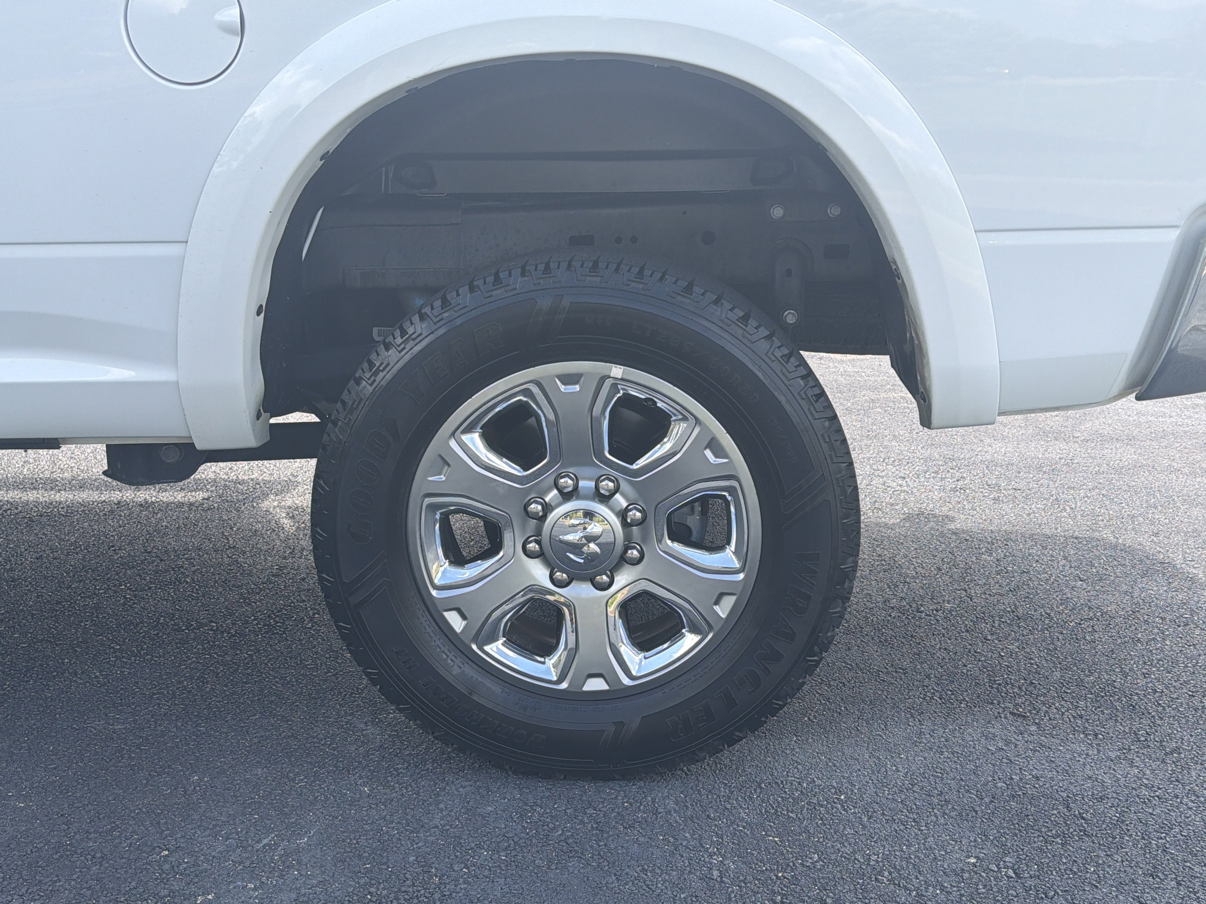 Used 2018 RAM 2500 Laramie w/ Off Road Package AWD/4WD image 35