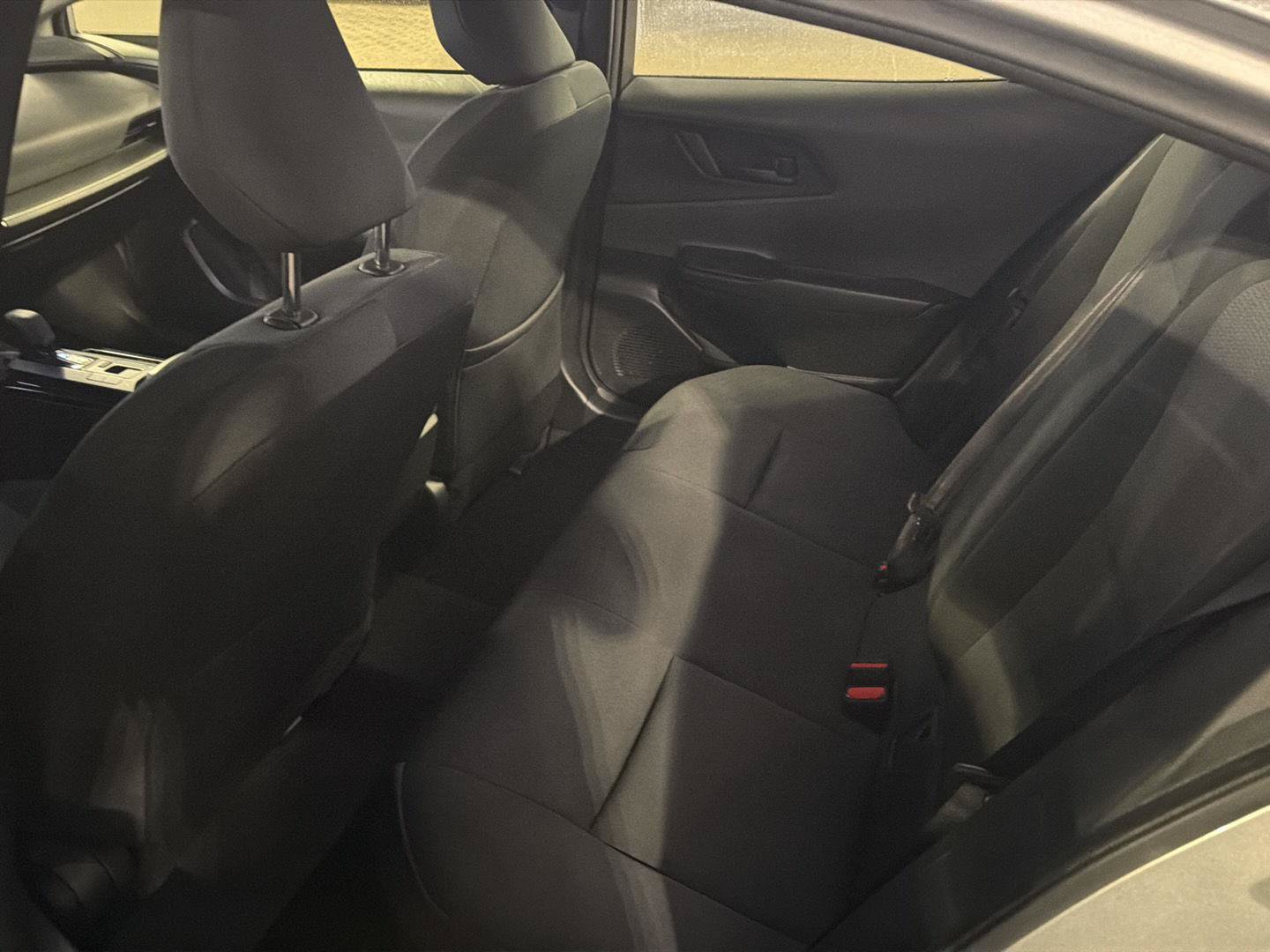 Certified 2025 Toyota Prius LE FWD image 11