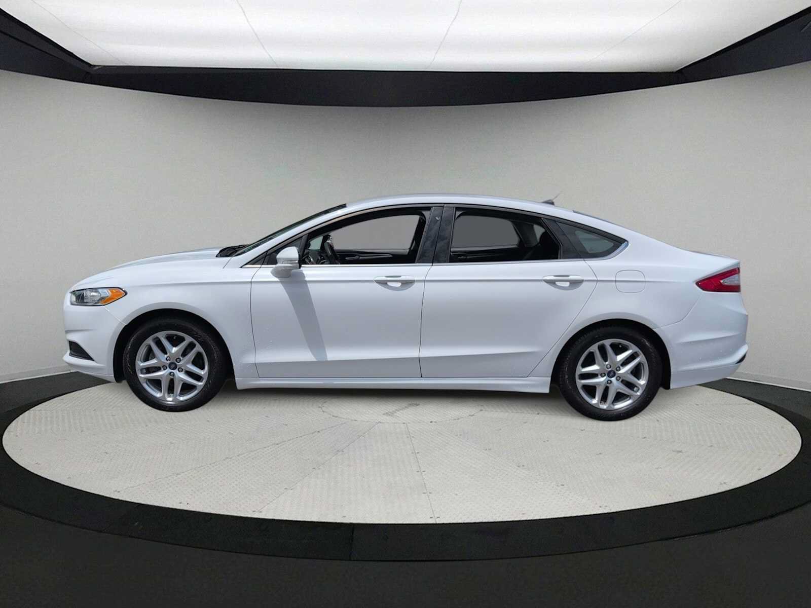 Used 2013 Ford Fusion SE FWD image 5