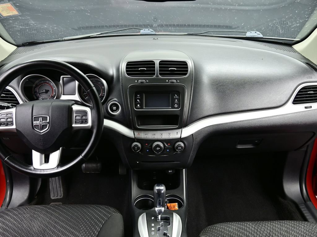 Used 2019 Dodge Journey SE w/ Connectivity Group image 2