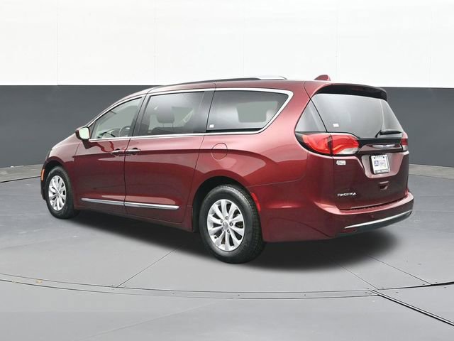 Used 2019 Chrysler Pacifica Touring-L image 9