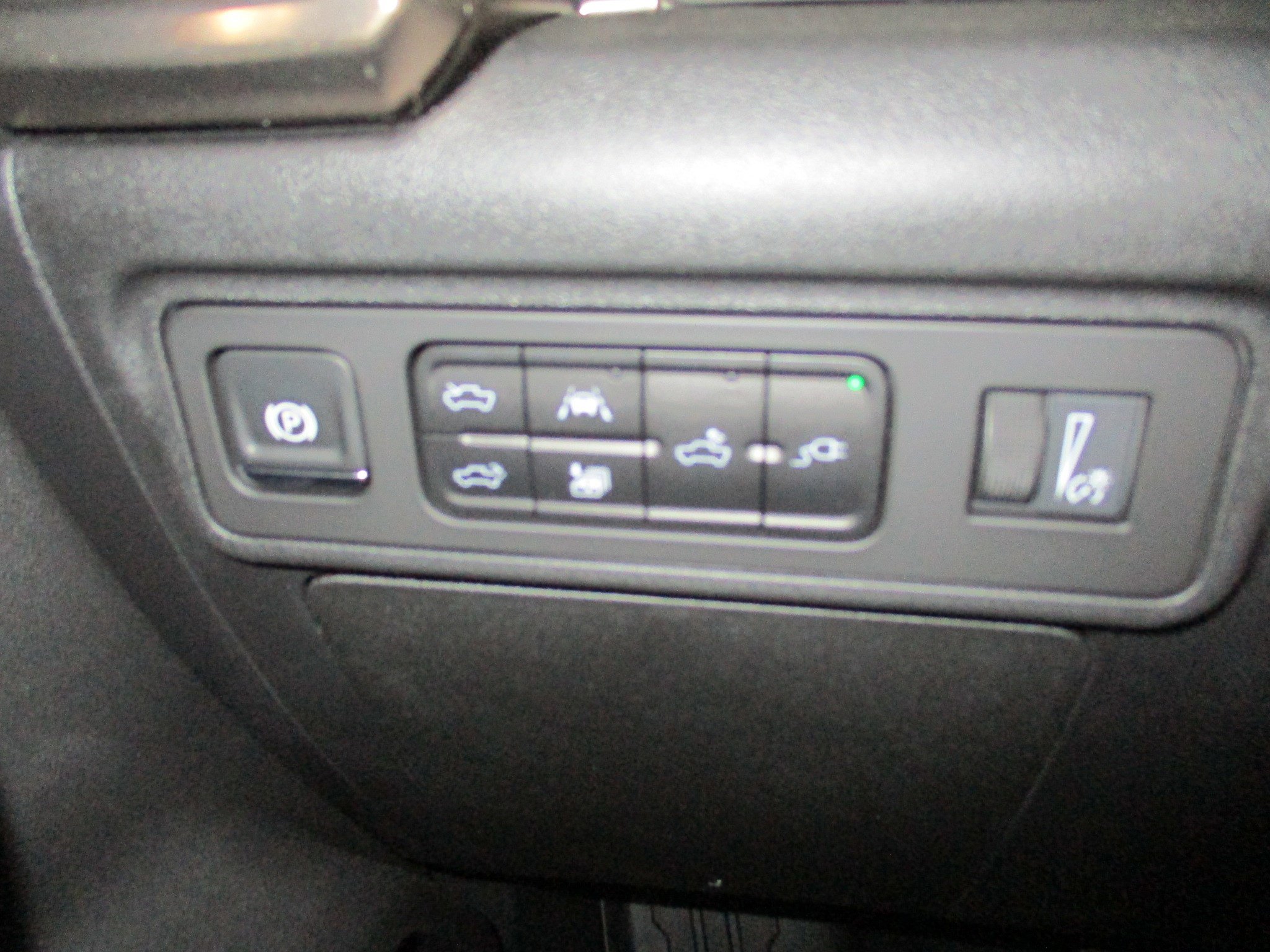 New 2025 GMC Hummer EV 3X w/ LPO, Dark Essentials Package image 23