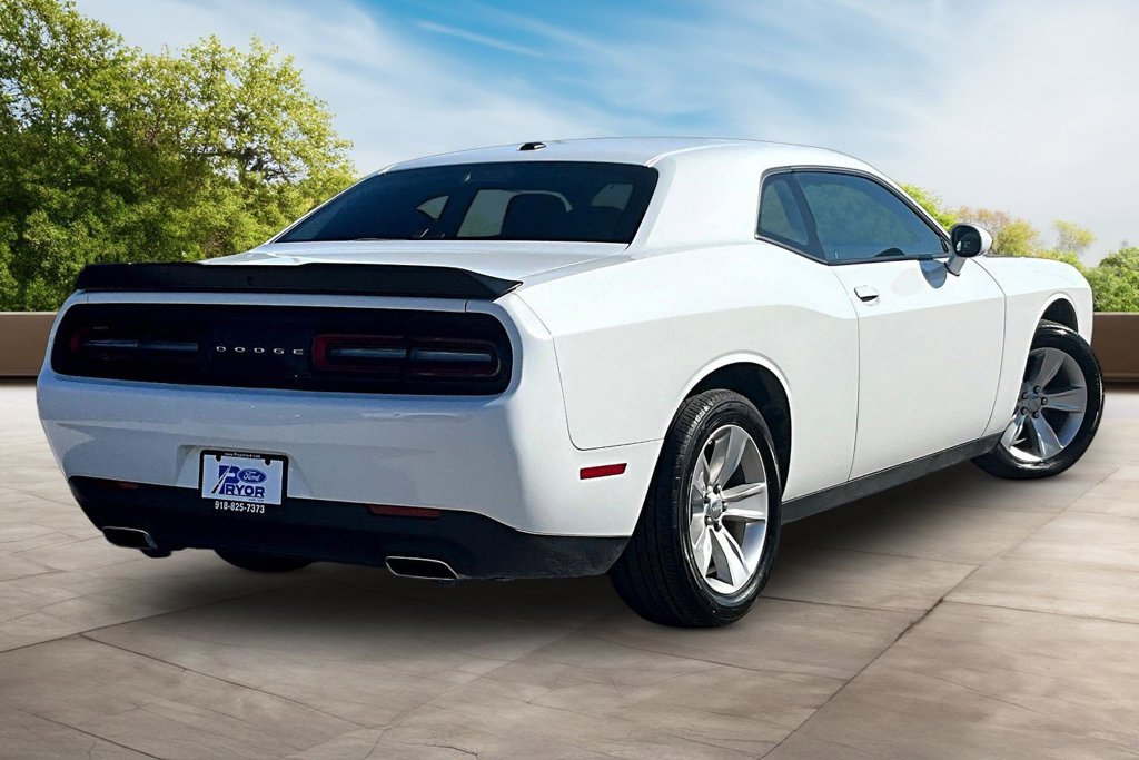 Used 2023 Dodge Challenger SXT RWD image 2