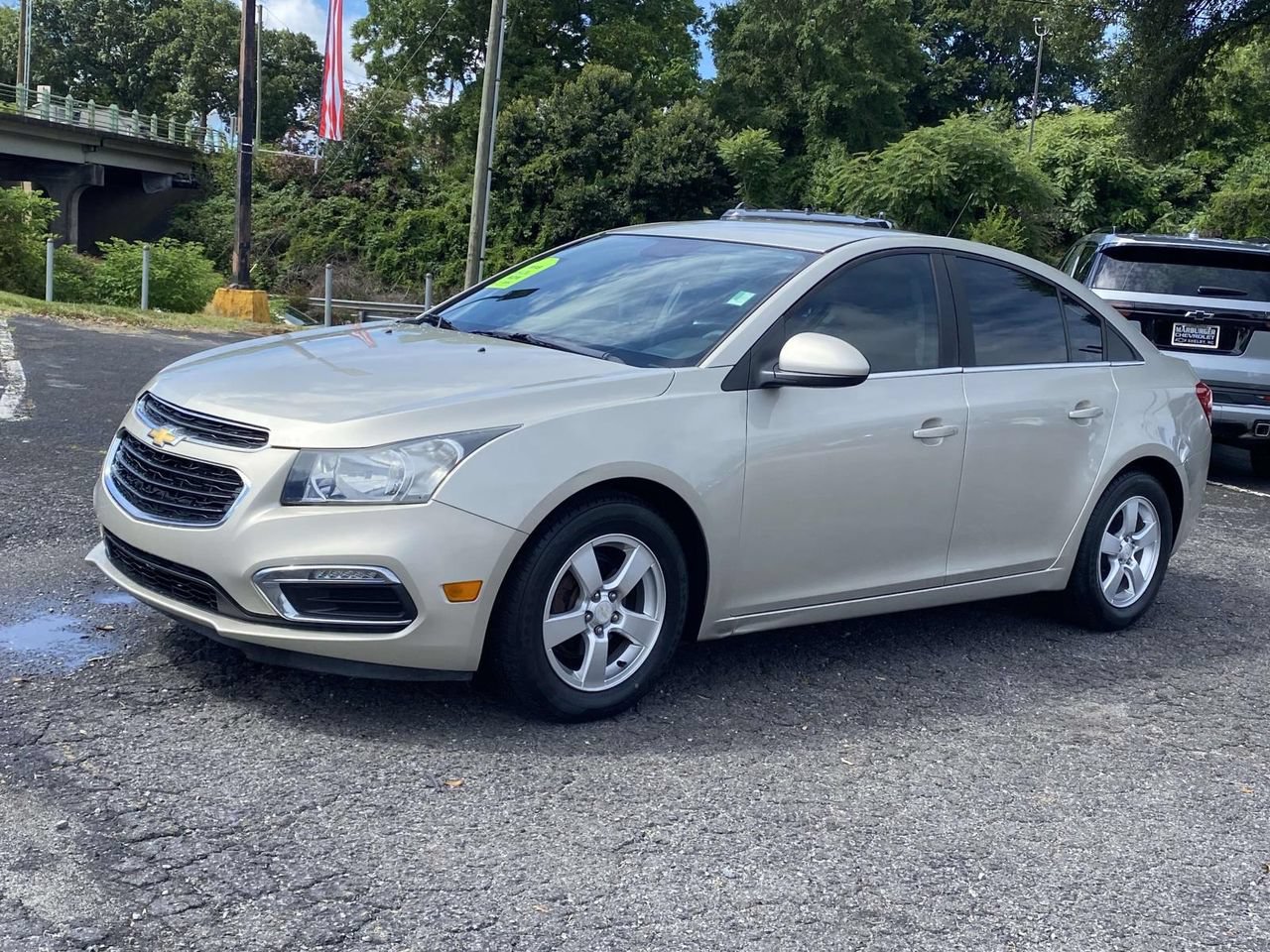 Used 2015 Chevrolet Cruze LT FWD image 3
