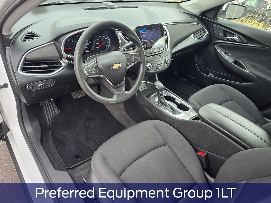 Used 2021 Chevrolet Malibu LT FWD image 2