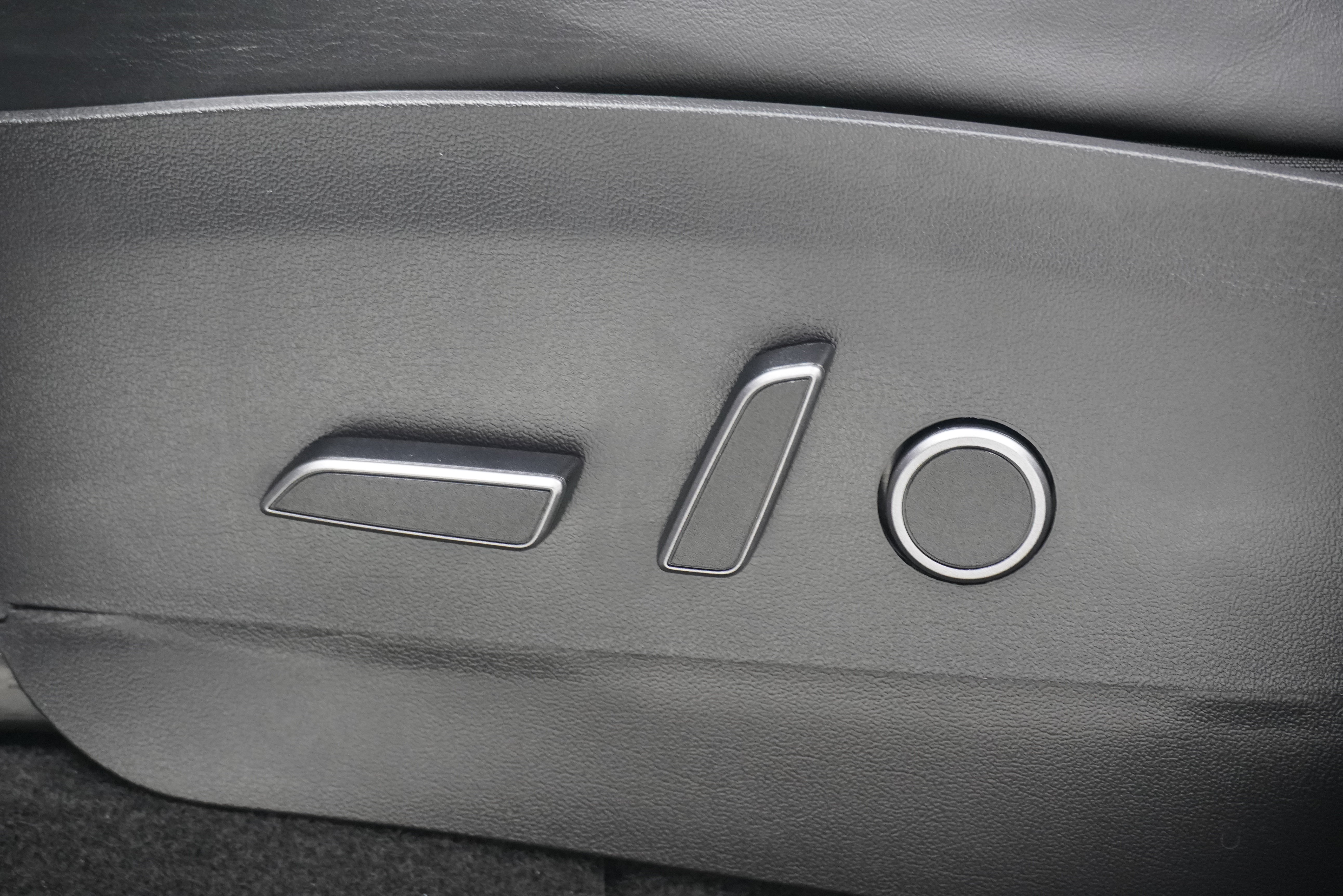 Used 2022 Tesla Model Y Performance AWD/4WD image 15