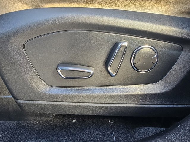 Used 2020 Ford Explorer Limited image 38