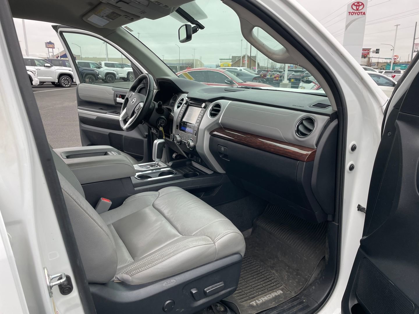 Used 2017 Toyota Tundra Limited image 14