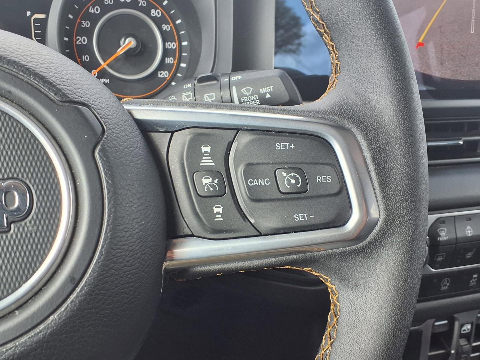 Used 2025 Jeep Wrangler Sahara image 16