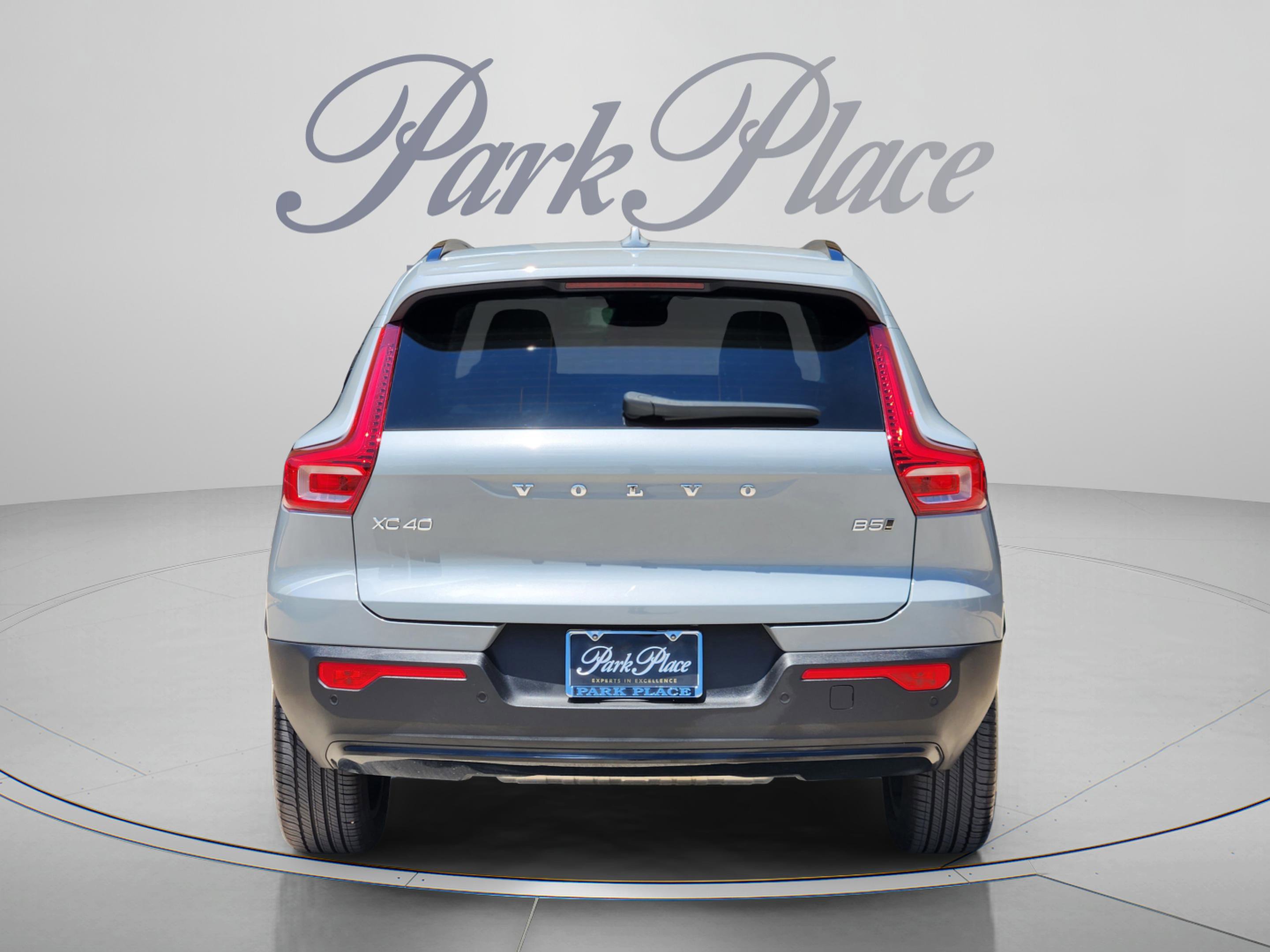 Used 2026 Volvo XC40 B5 Plus w/ Protection Package Premier AWD/4WD image 4