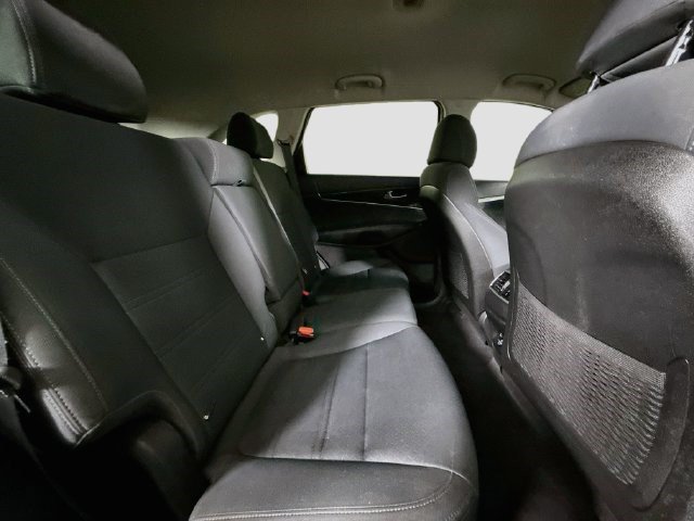 Used 2017 Kia Sorento FWD image 25