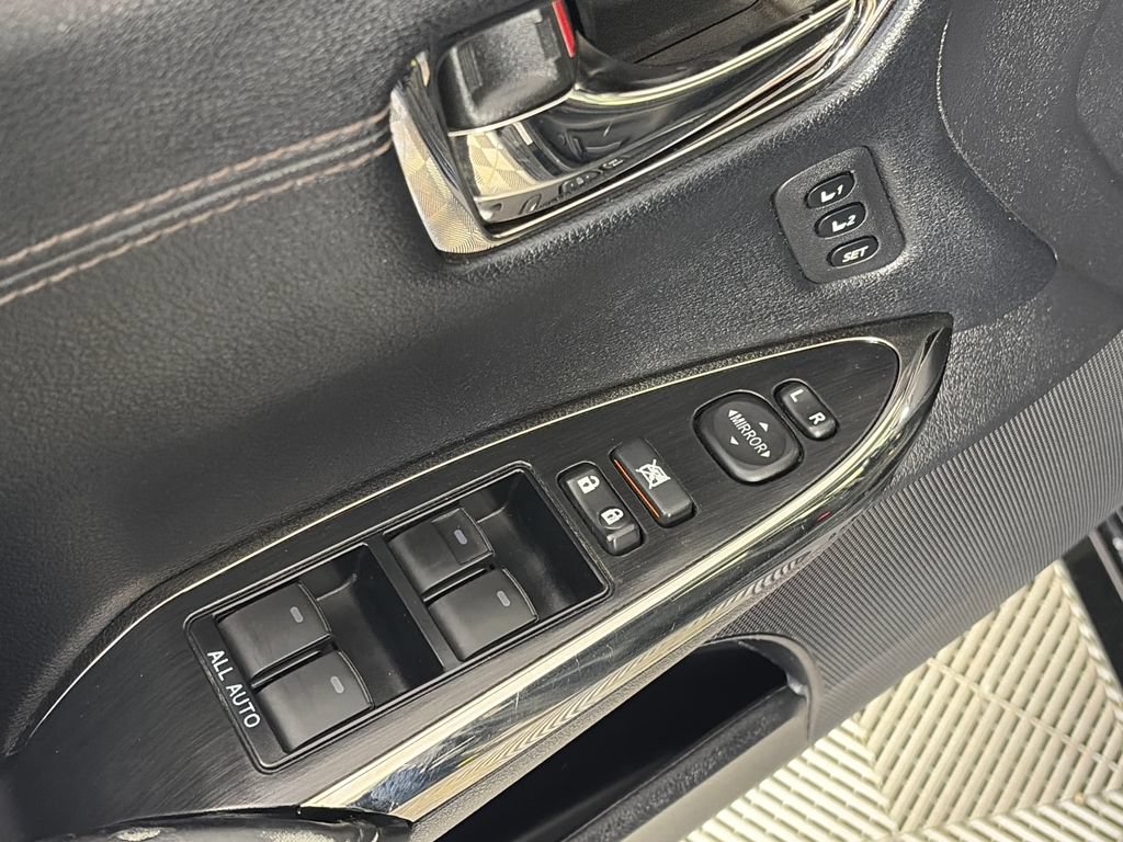 Used 2014 Toyota Avalon XLE Touring FWD image 25