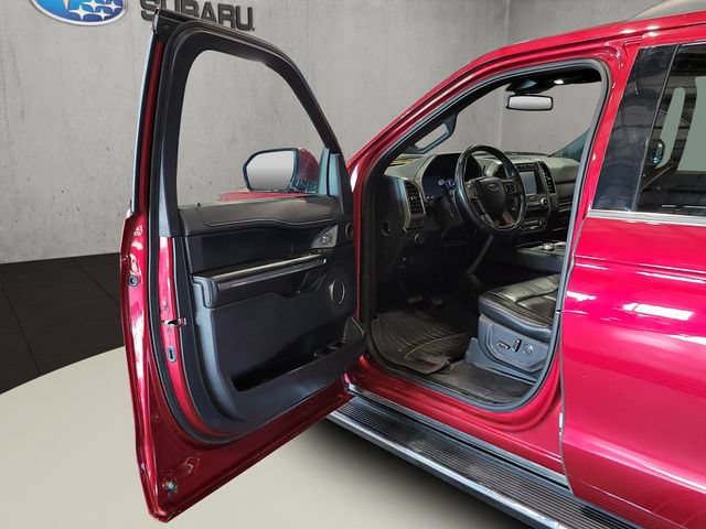 Used 2019 Ford Expedition XLT w/ Equipment Group 202A AWD/4WD image 38