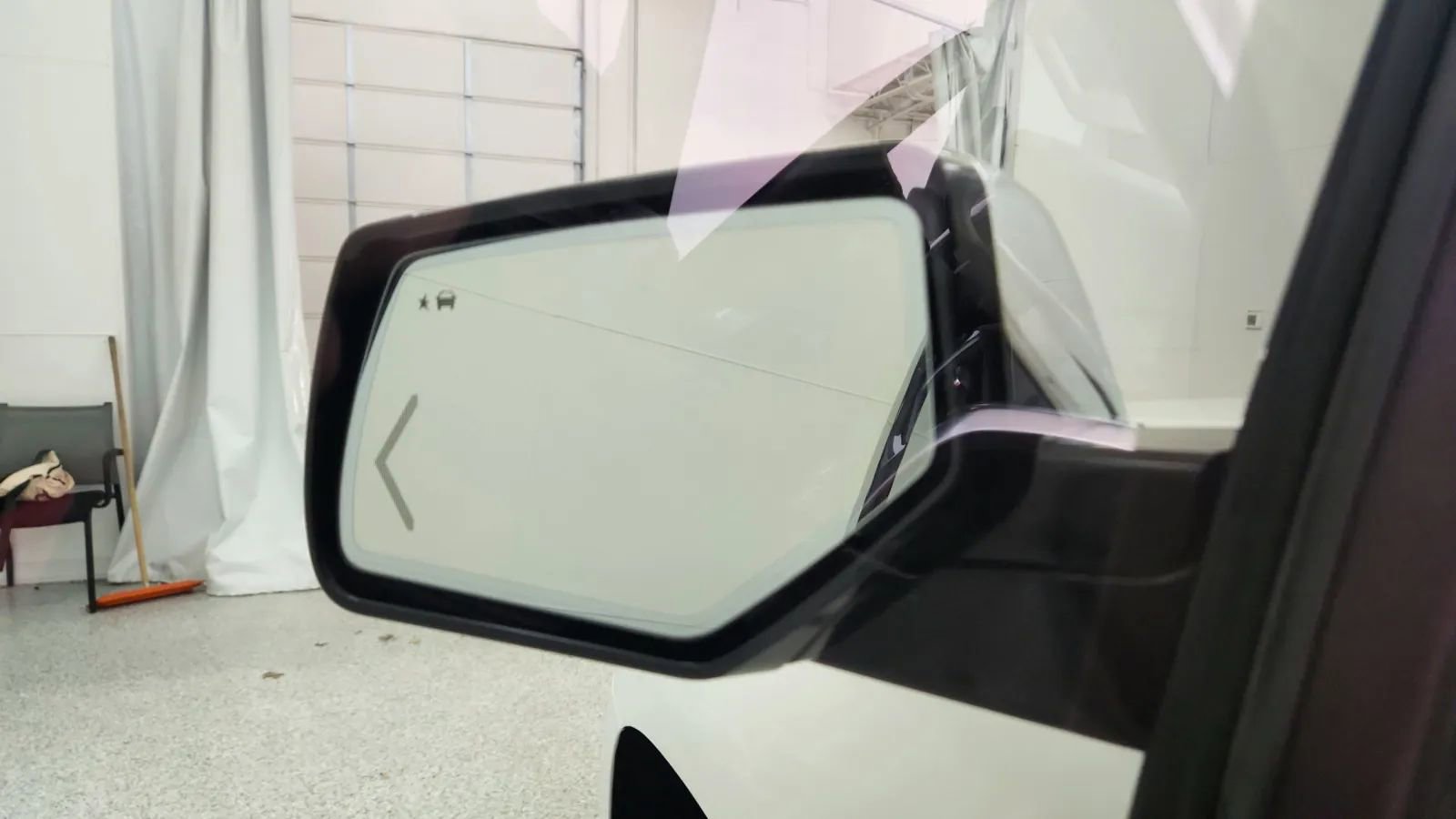 Used 2015 Chevrolet Suburban LTZ image 24