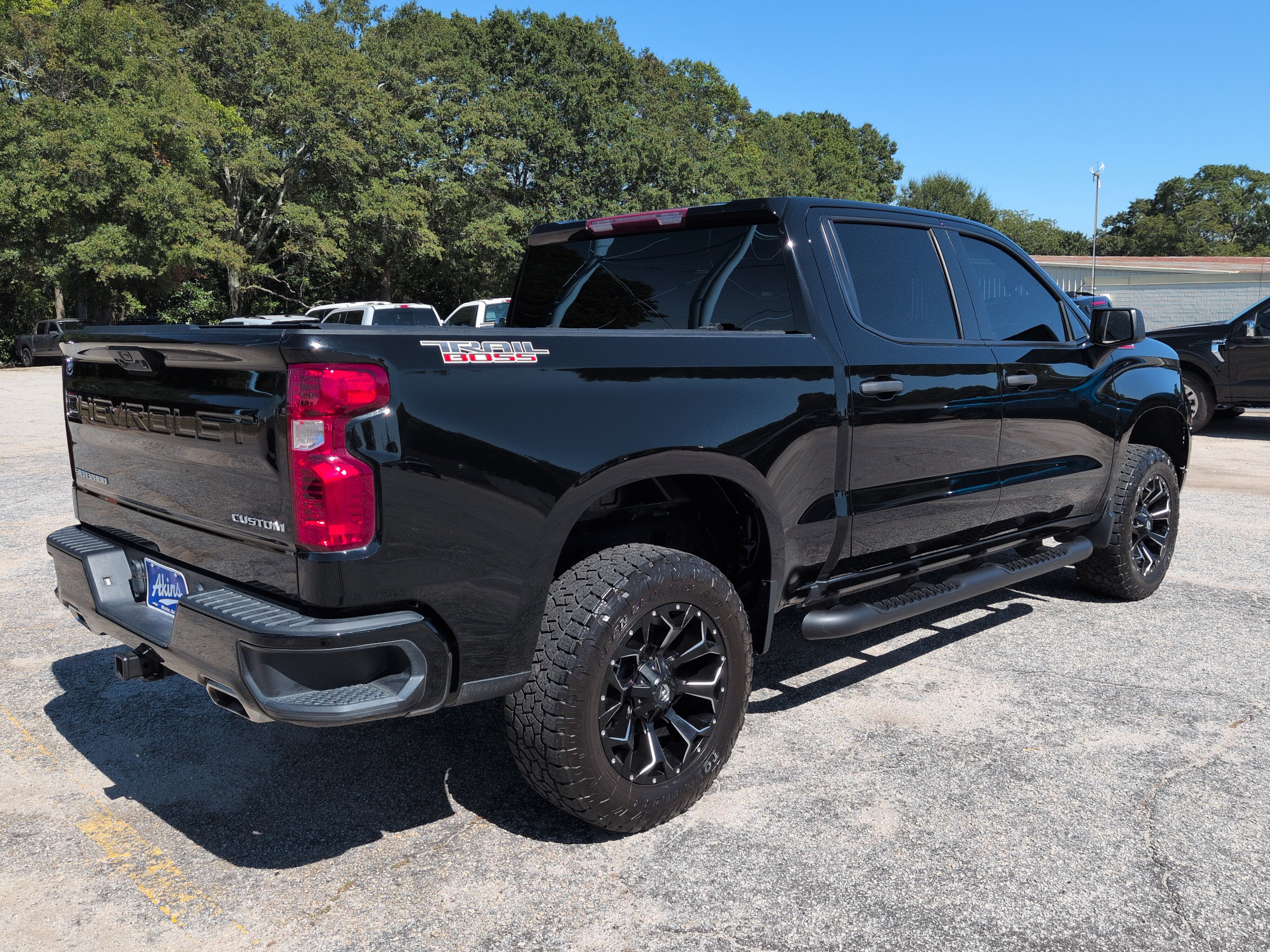 Used 2024 Chevrolet Silverado 1500 Custom Trail Boss AWD/4WD image 3
