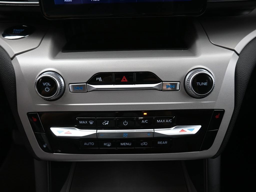 Certified 2023 Ford Explorer XLT w/ Equipment Group 202A image 9